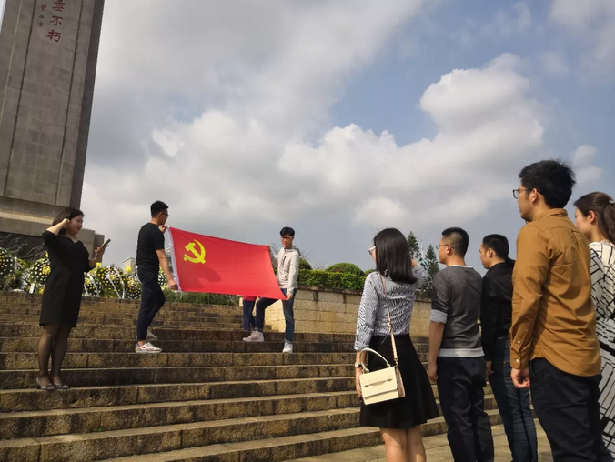 清明时节•缅怀先烈•不忘初心，协会党支部走进深圳烈士陵园